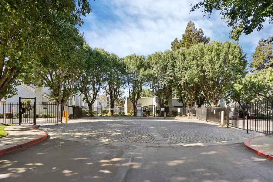 2930 Driftwood Place #32, Stockton, CA 95219 - #2