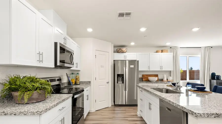 1489 South Elmer Road, Yuba City, CA 95993 - #2