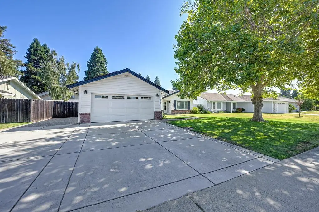 55 Bingham Circle, Sacramento, CA 95831 - #1