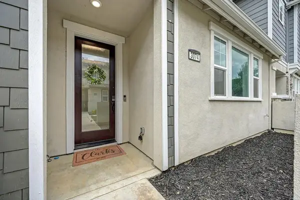3074 River Trout Walk, Sacramento, CA 95833