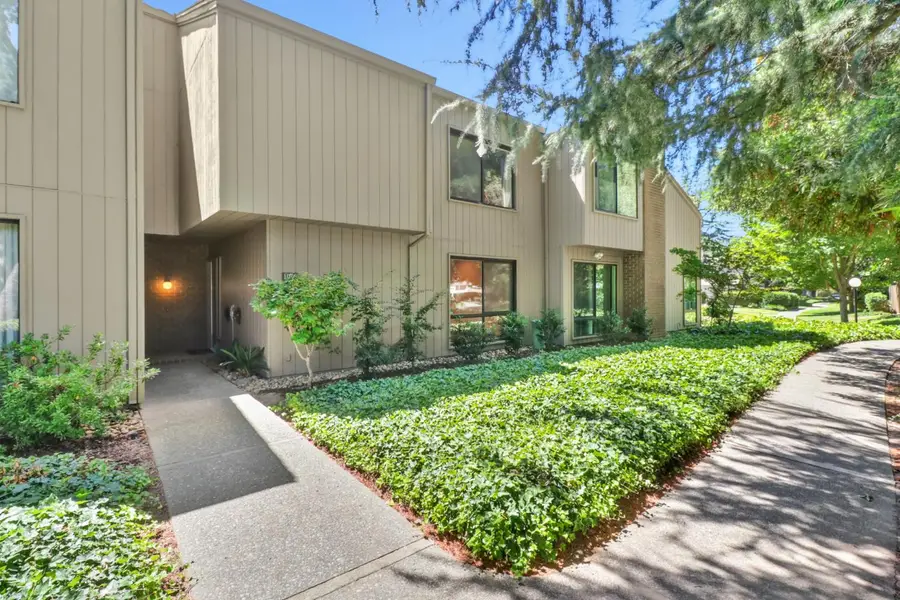 1036 Vanderbilt Way, Sacramento, CA 95825 - #2