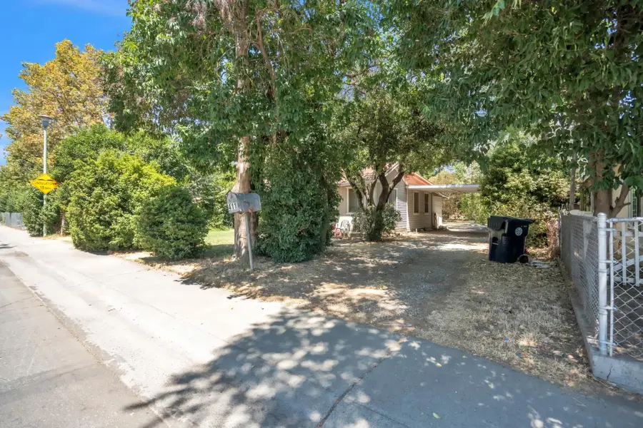 411 Cleveland Avenue, Sacramento, CA 95833 - #3