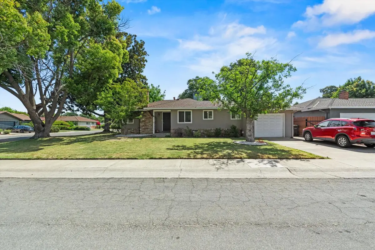 801 Bell Air Drive, Sacramento, CA 95822 - #1