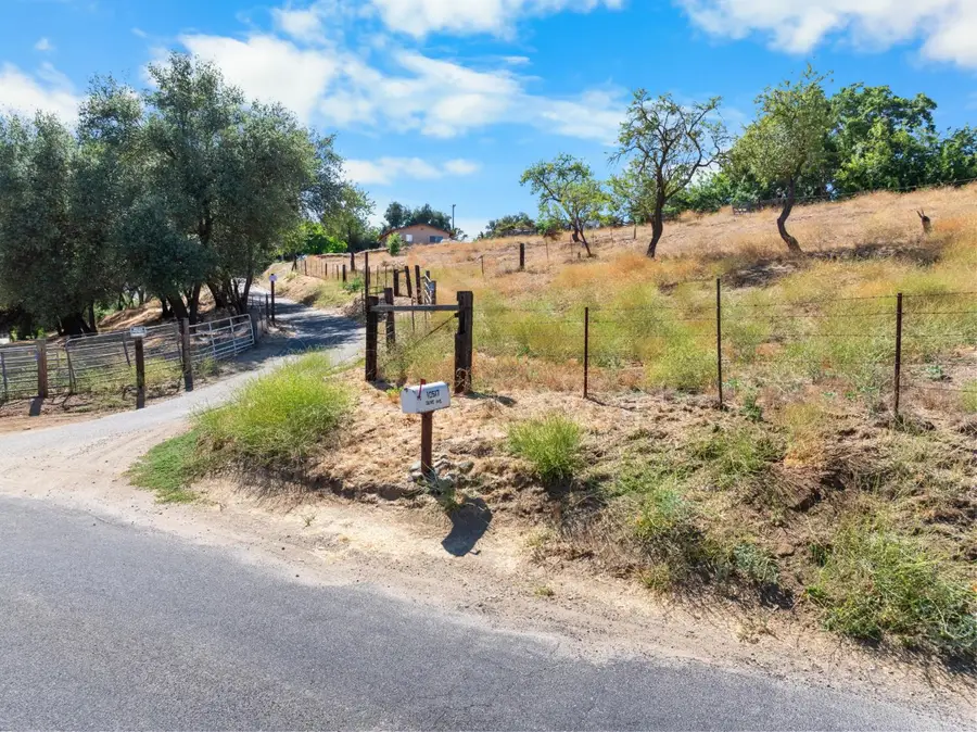 10517 Olive Road, Oakdale, CA 95361 - #2