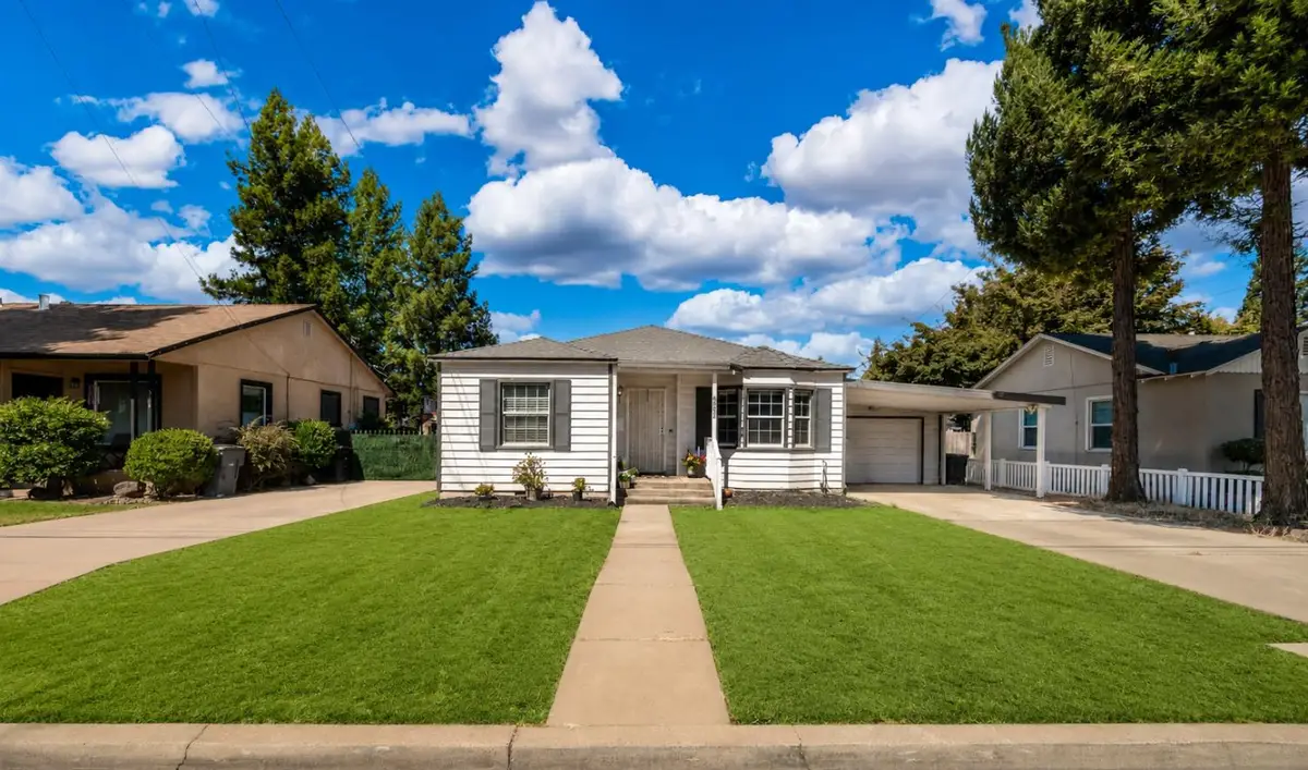 382 E Lambuth Avenue, Oakdale, CA 95361 - #1