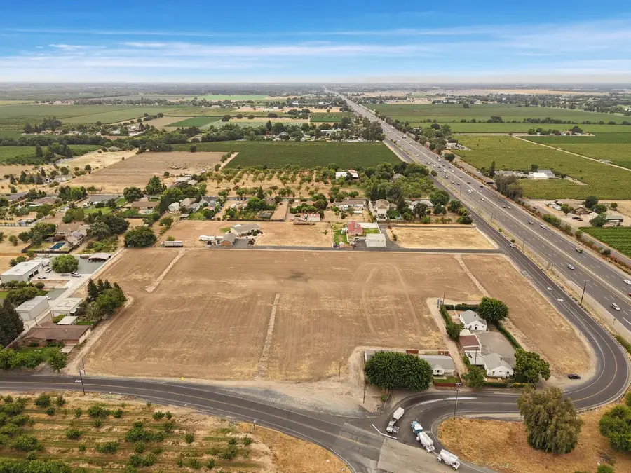 4614 E Armstrong Road, Lodi, CA 95240 - #2
