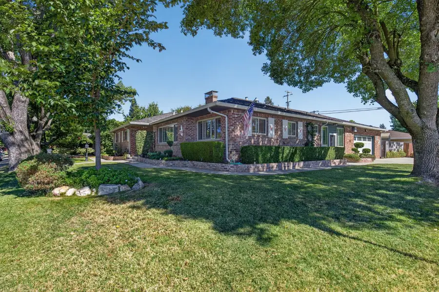 6573 S Land Park Drive, Sacramento, CA 95831 - #2