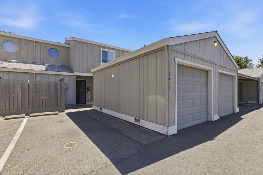 2411 Post Oak Ln, Sacramento, CA 95825 - #3