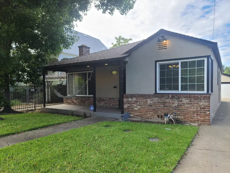 3433 12th Avenue, Sacramento, CA 95817 - #2