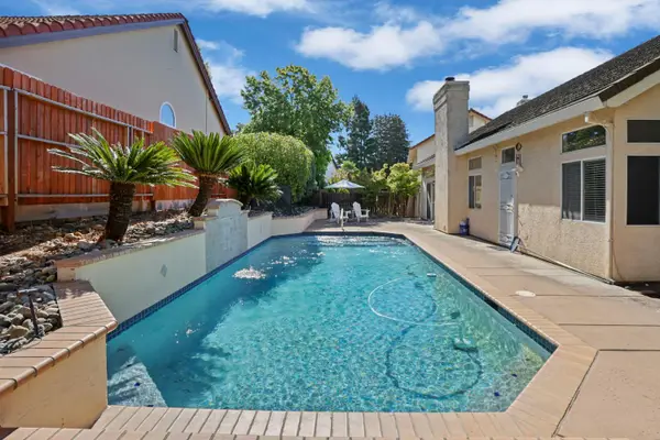 9459 Lockeridge, Sacramento, CA 95829