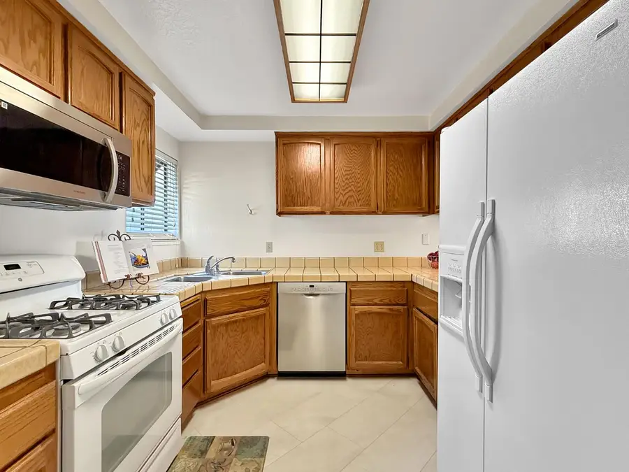 7409 Auburn Oaks Court #N, Citrus Heights, CA 95621 - #3
