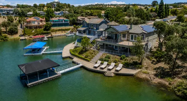 1137 Shoreline Ct, Copperopolis, CA 95228