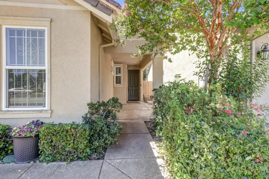 20 Loma Verde Court, Sacramento, CA 95822 - #2
