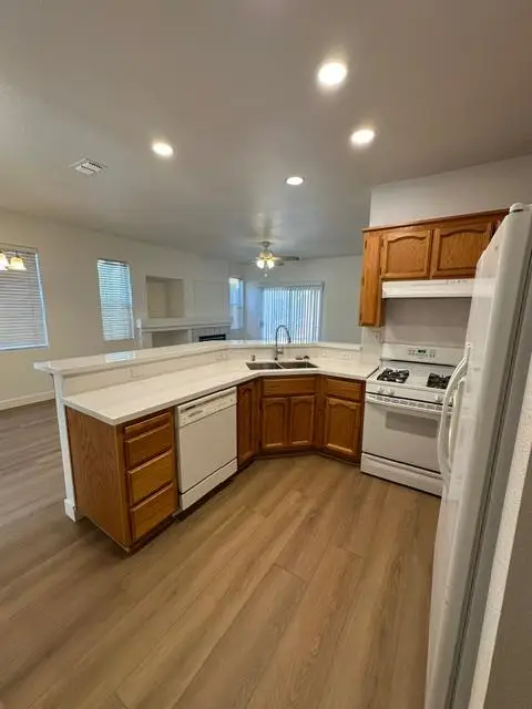 9196 Rose Parade Way, Sacramento, CA 95826 - #3
