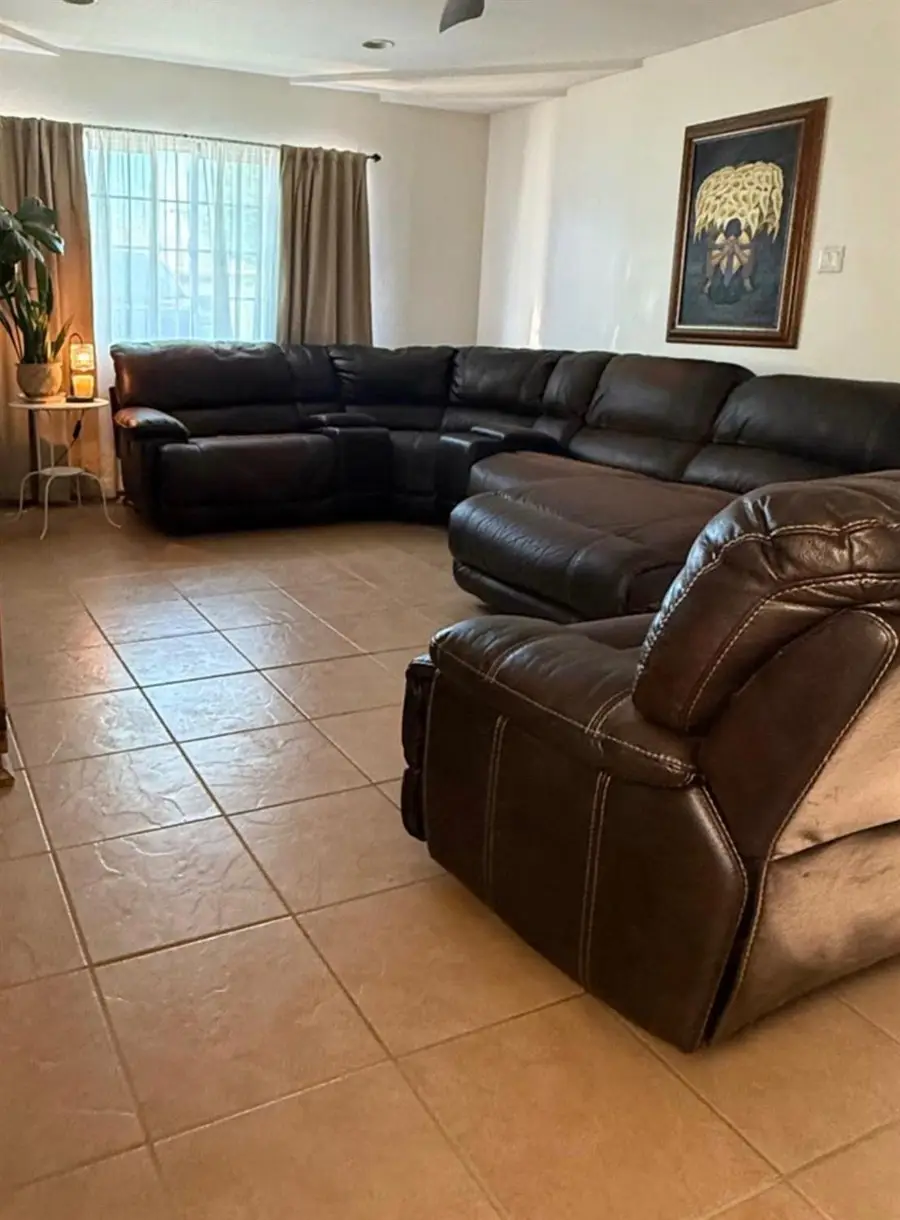 1408 Youngs Avenue, Sacramento, CA 95838 - #2