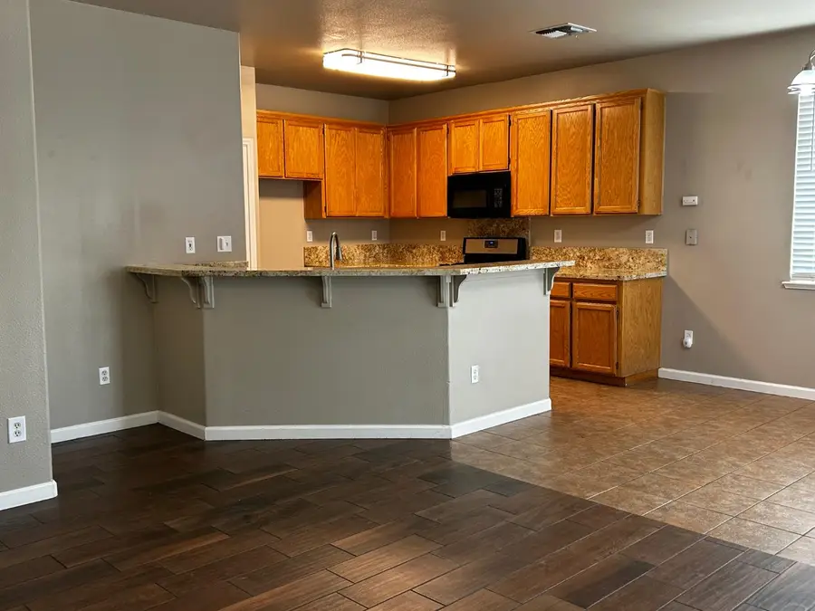 948 Lake Park Avenue, Galt, CA 95632 - #2