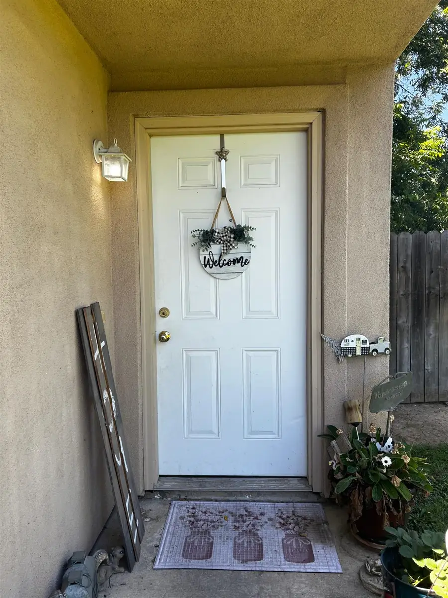 110 Mcfarland Street, Galt, CA 95632 - #3