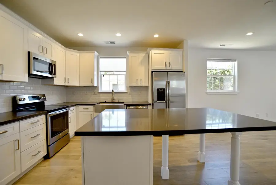 2728 37 Street, Sacramento, CA 95817 - #3