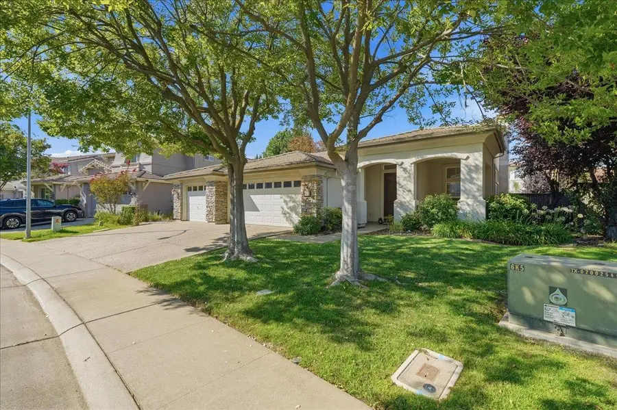 11833 Stone Hollow Way, Rancho Cordova, CA 95742 - #2