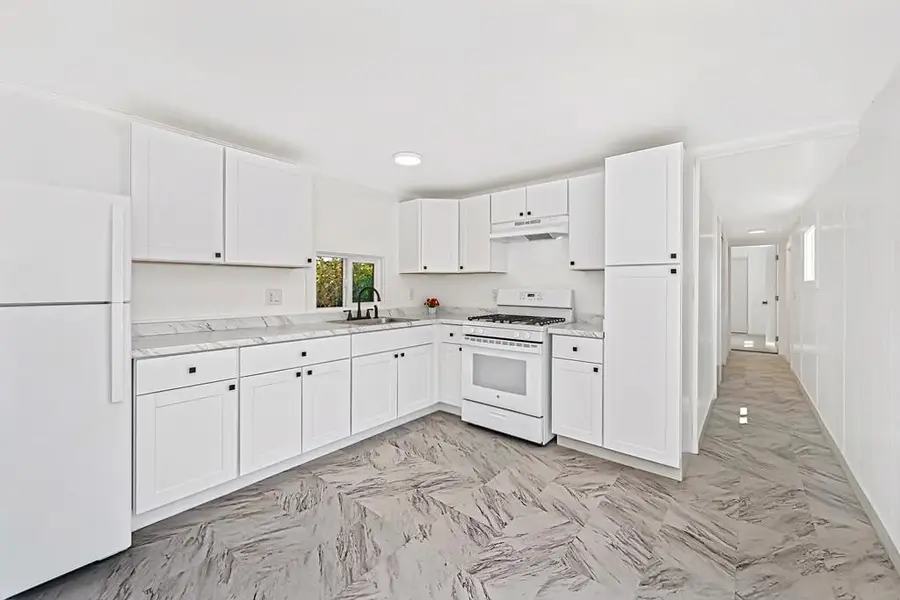 10035 Mills Station Rd #20, Sacramento, CA 95827 - #2