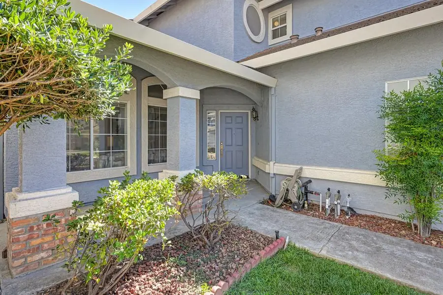 8647 Alaska Range Way, Elk Grove, CA 95624 - #2