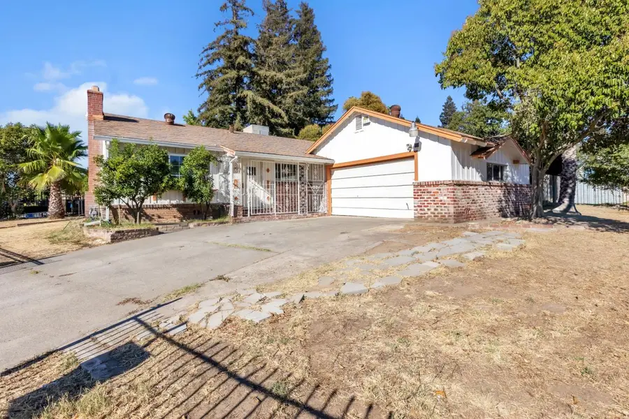 5401 48th Avenue, Sacramento, CA 95823 - #2