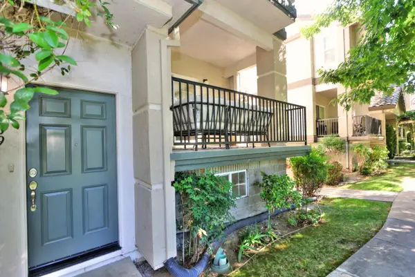 7809 Park River Oak Circle, Sacramento, CA 95831