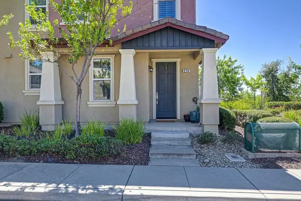 214 Blossom Rock Lane #38, Folsom, CA 95630