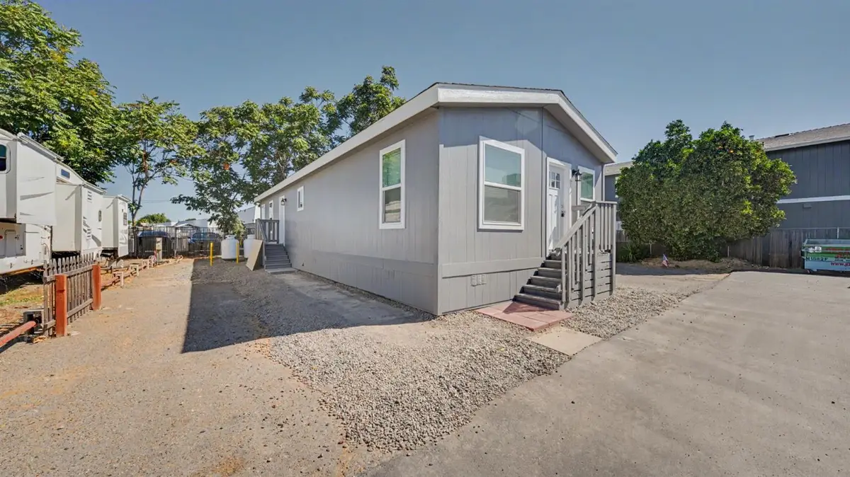 927 E F Street #14, Oakdale, CA 95361 - #1