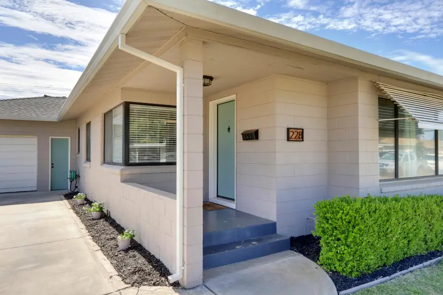 228 Lois Avenue, Galt, CA 95632 - #2