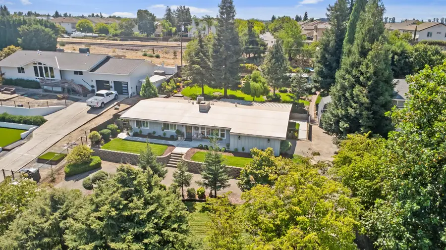 2119 Tioga Avenue, Oakdale, CA 95361 - #3