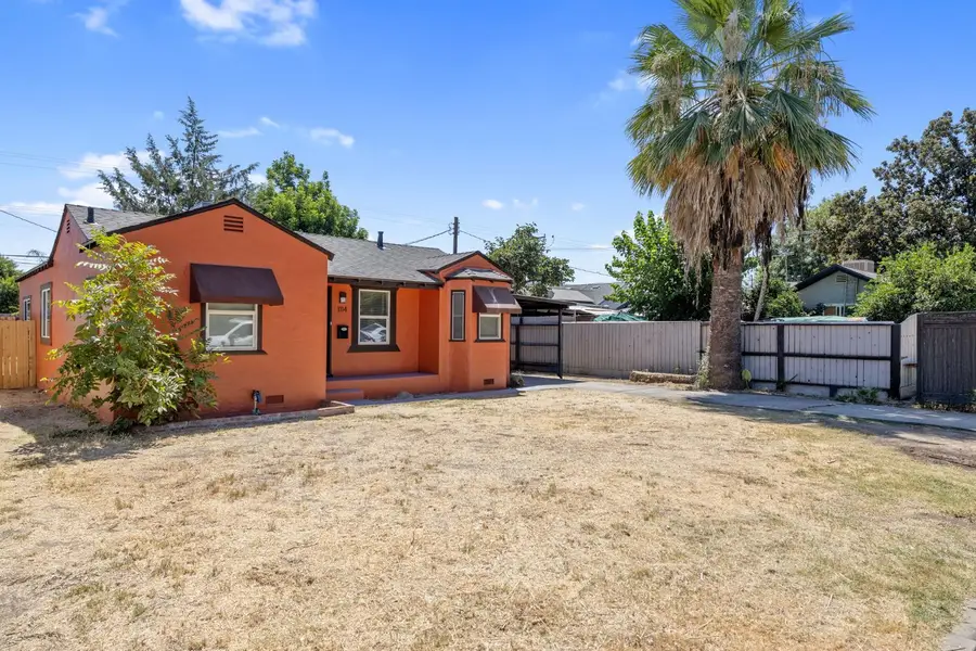 1114 N Conyer Street, Visalia, CA 93291 - #2