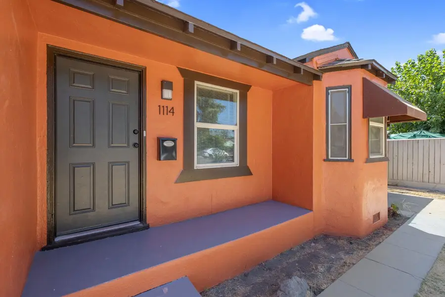 1114 N Conyer Street, Visalia, CA 93291 - #3