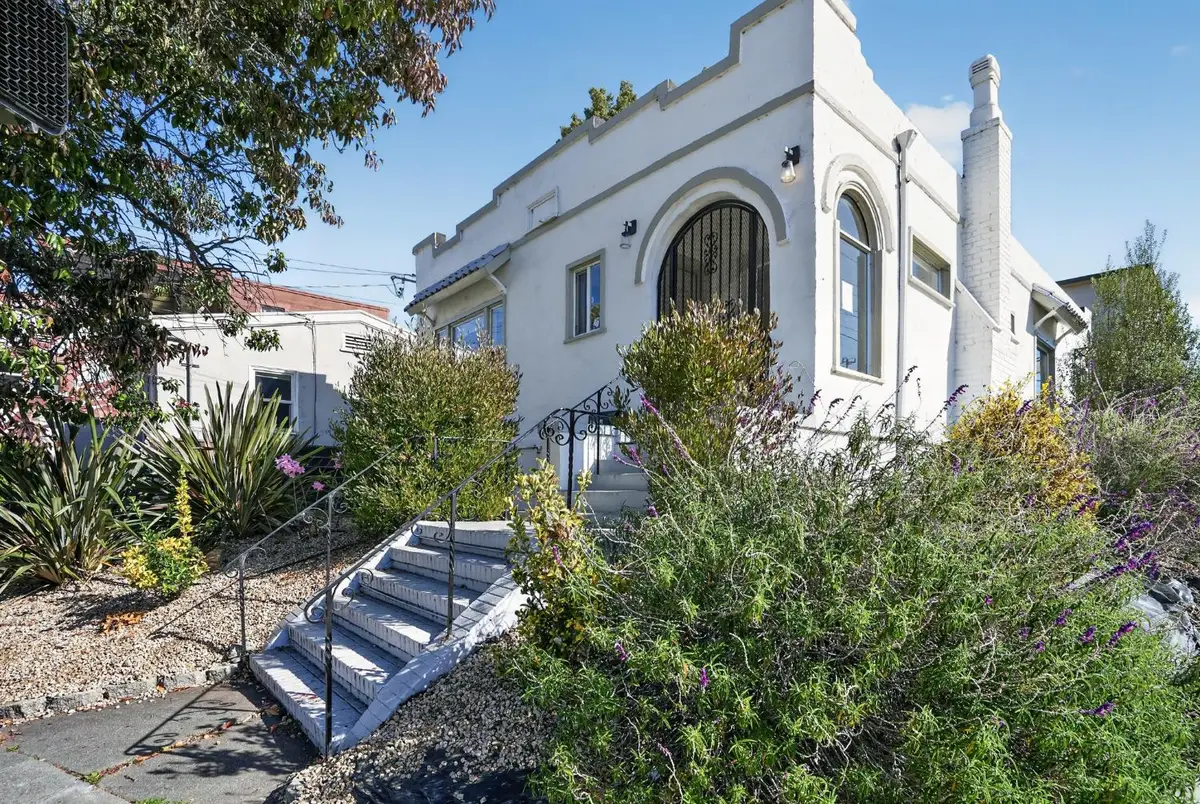 2734 Macarthur, Oakland, CA 94602 - #1