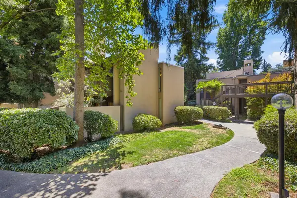 2202 Woodside Lane #4, Sacramento, CA 95825