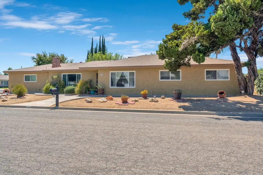 404 Fall Avenue, Madera, CA 93637 - #3