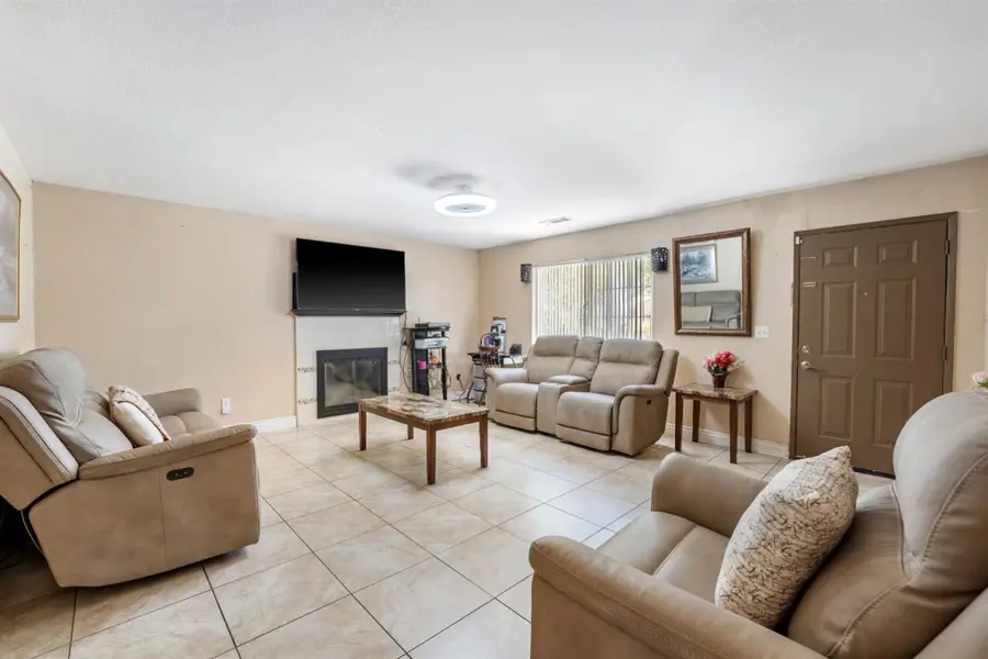 216 Barros St, Patterson, CA 95363 - #2