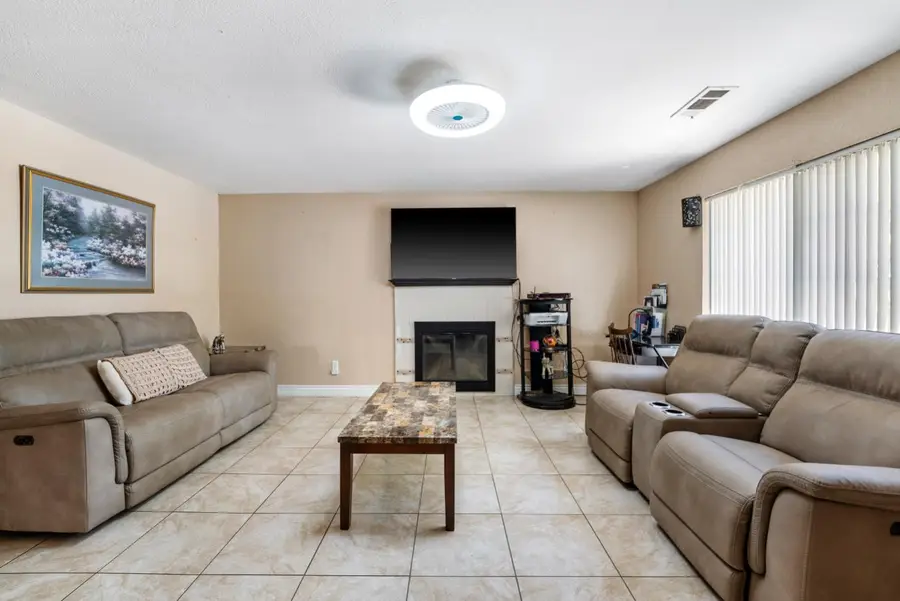 216 Barros St, Patterson, CA 95363 - #3