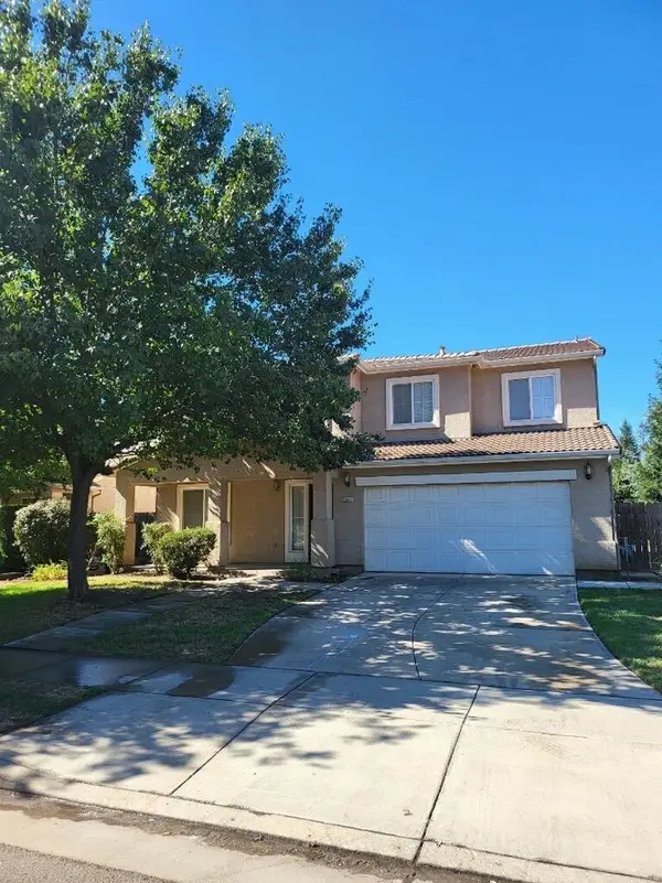 2851 W Sedona Avenue, Visalia, CA 93291
