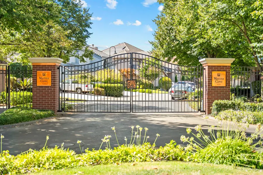11 Lake Harbor Court, Sacramento, CA 95831 - #3