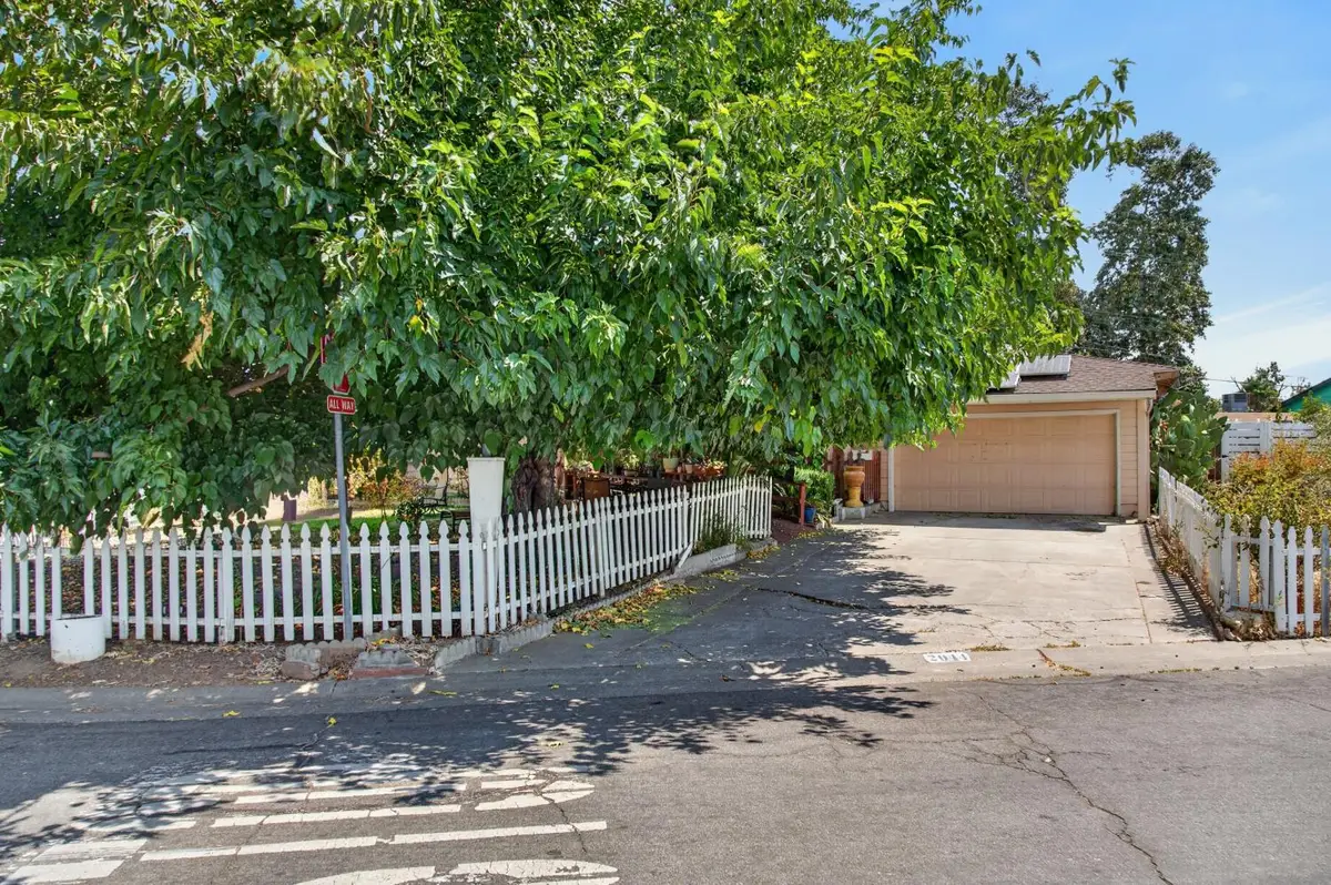 2044 Middleberry Road, Sacramento, CA 95815 - #1