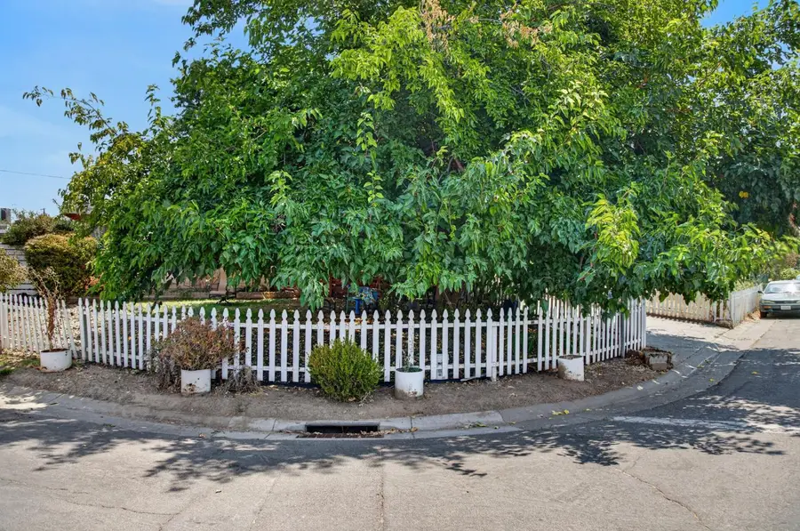 2044 Middleberry Road, Sacramento, CA 95815 - #2