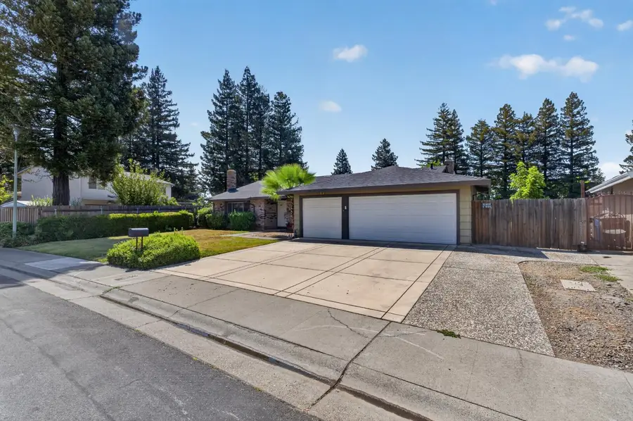 63 Six Rivers Circle, Sacramento, CA 95831 - #3