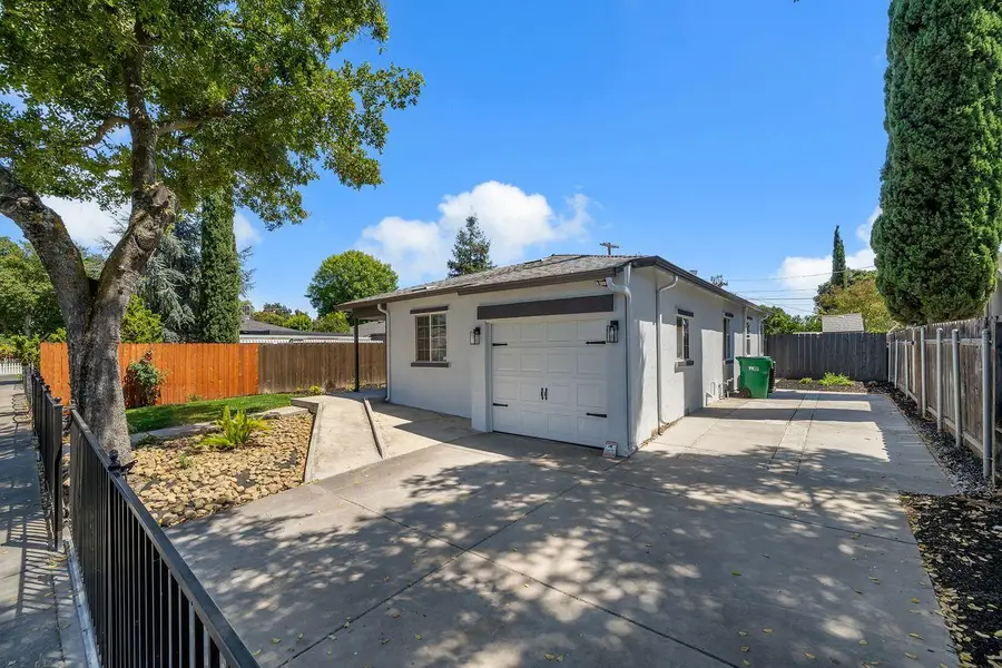 540 E Sonoma Avenue, Stockton, CA 95204 - #2