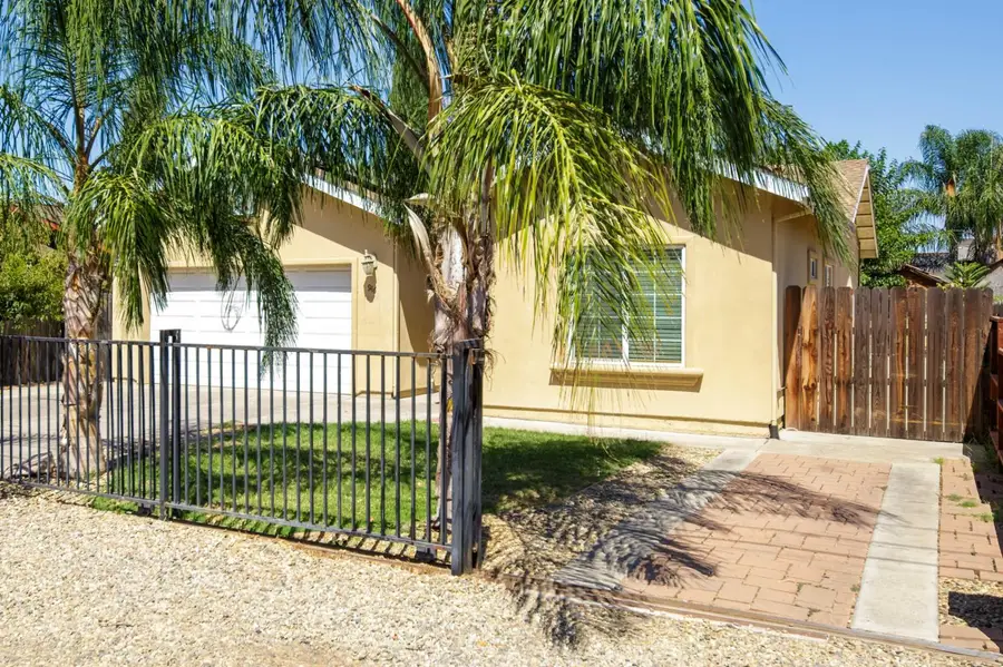 946 S Gertrude Avenue, Stockton, CA 95215 - #3