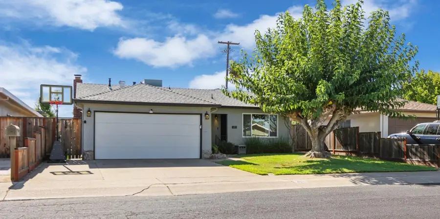 401 Rainier Drive, Lodi, CA 95242 - #2