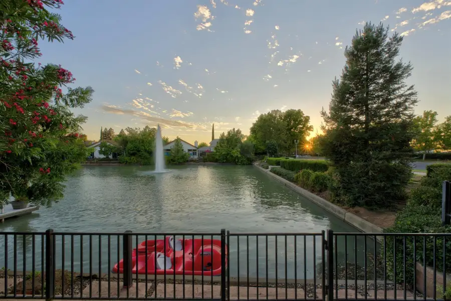 9080 Trumbauer Way, Elk Grove, CA 95758 - #2