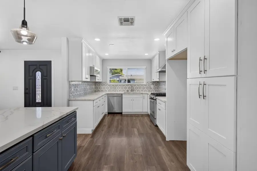 7674 Millroy Way, Sacramento, CA 95823 - #2