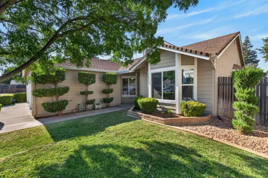 9055 Grouse Meadow Drive, Elk Grove, CA 95624 - #2