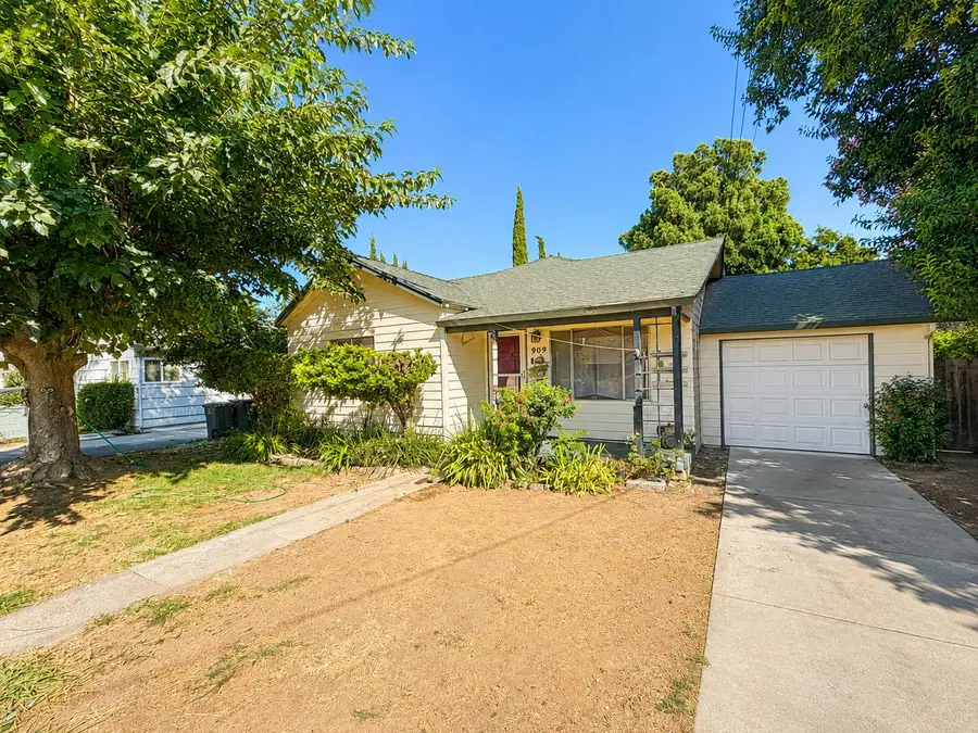 909 Jewell Avenue, Yuba City, CA 95991 - #2